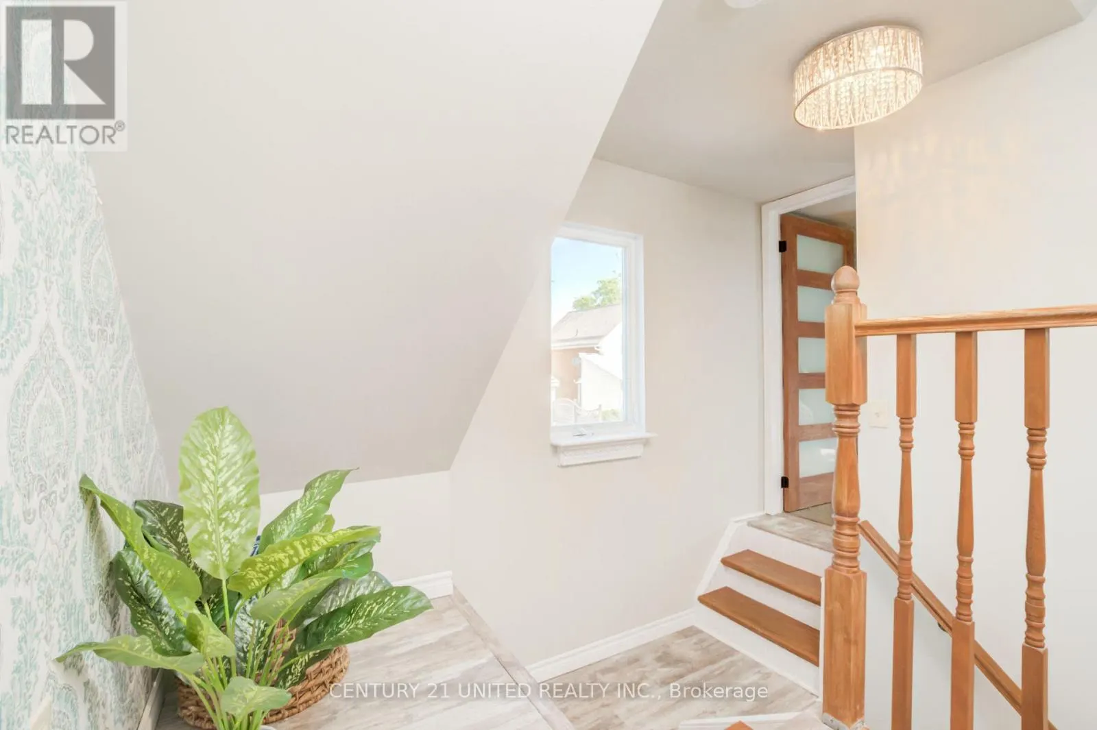 39 RAGLAN STREET S