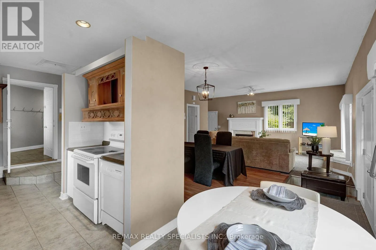 7103 BURBANK CRESCENT
