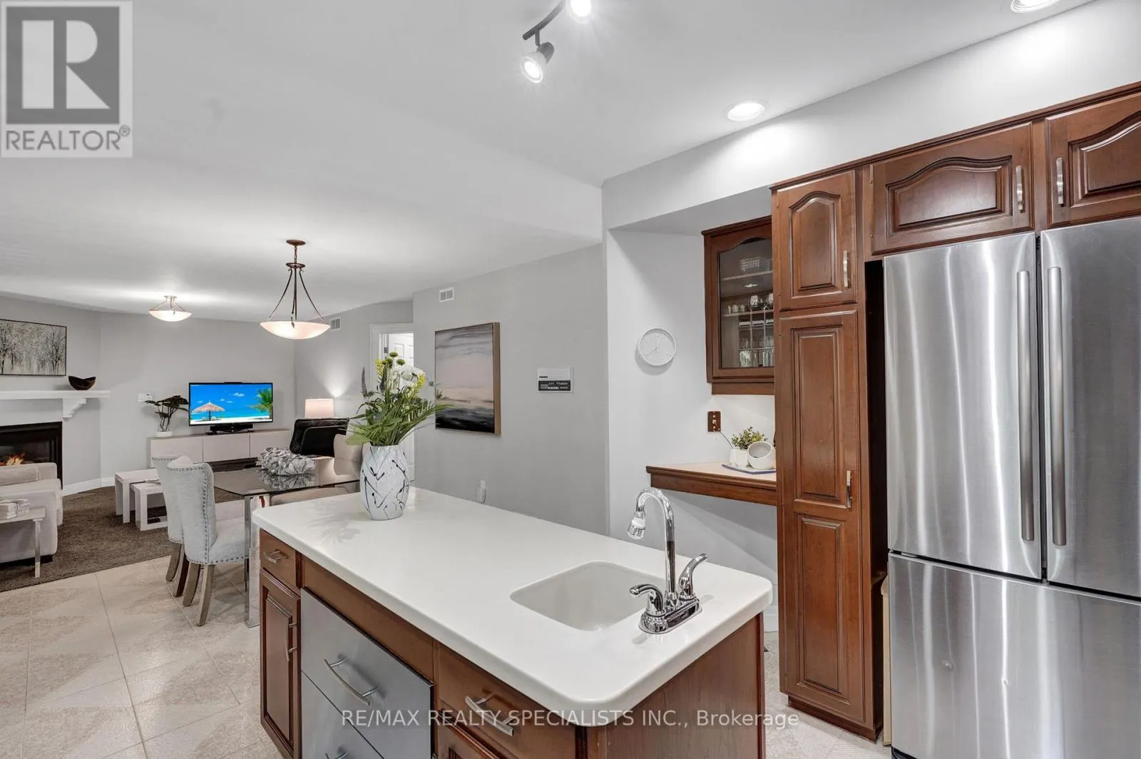 7103 BURBANK CRESCENT