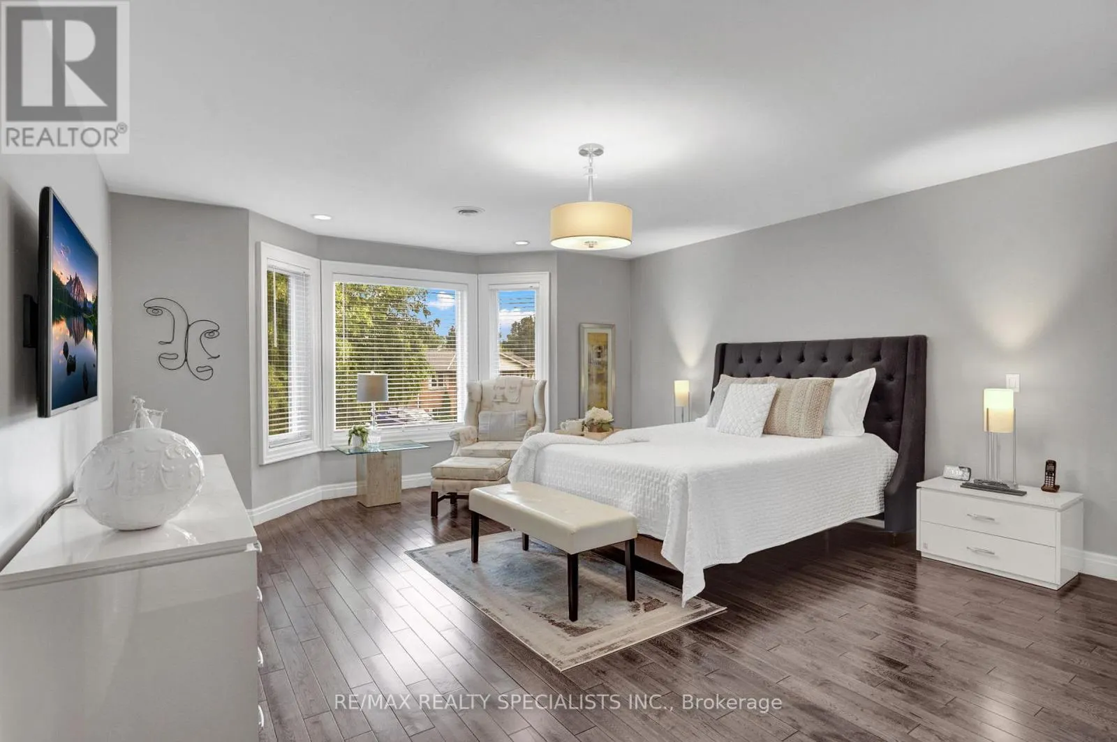 7103 BURBANK CRESCENT