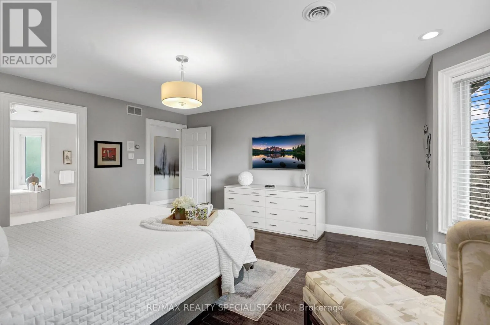 7103 BURBANK CRESCENT