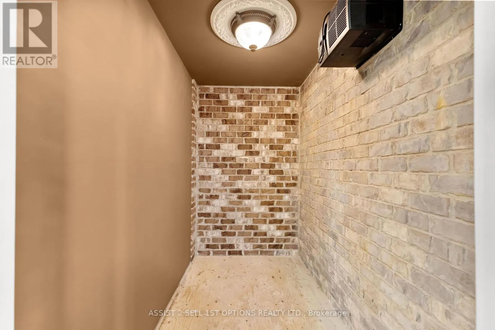 6370 DEER VALLEY CRESCENT
