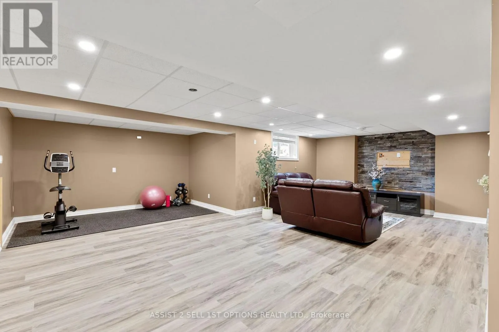 6370 DEER VALLEY CRESCENT