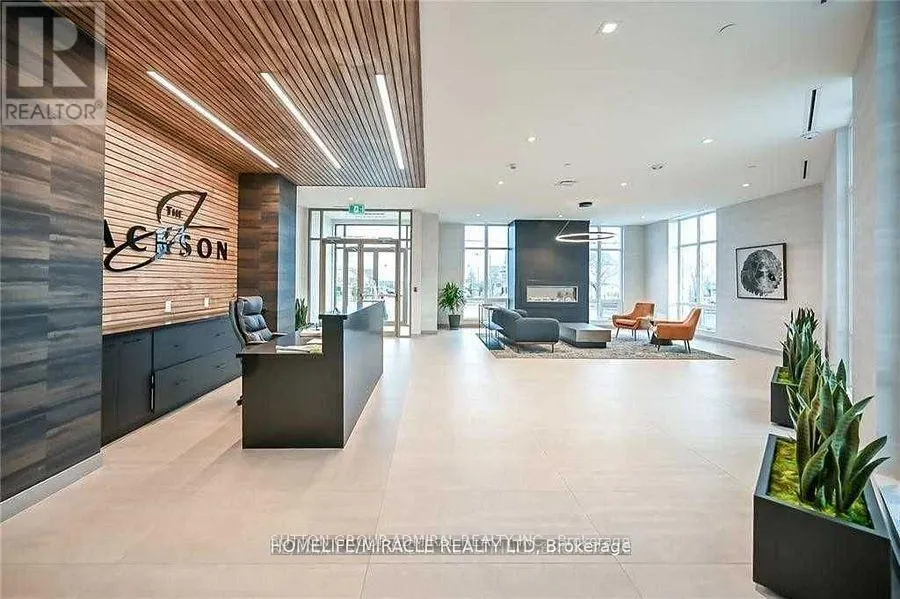 213 - 2750 KING STREET E