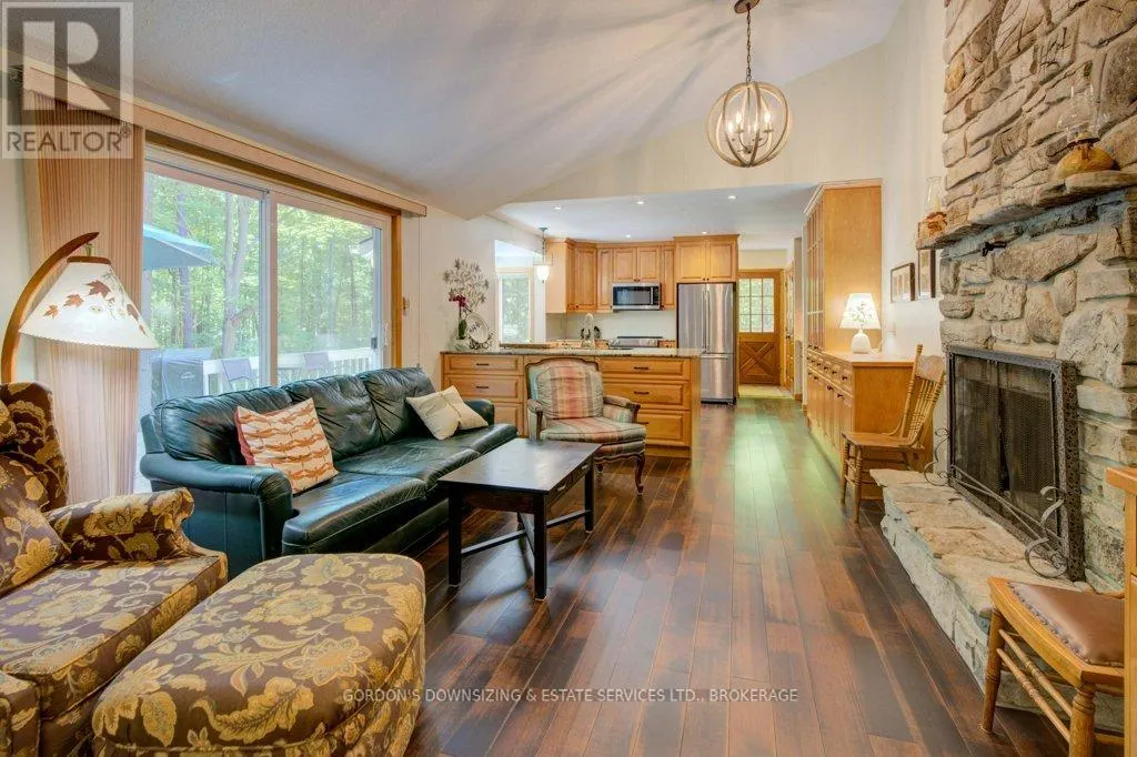 1600 GROUSEWOOD LANE