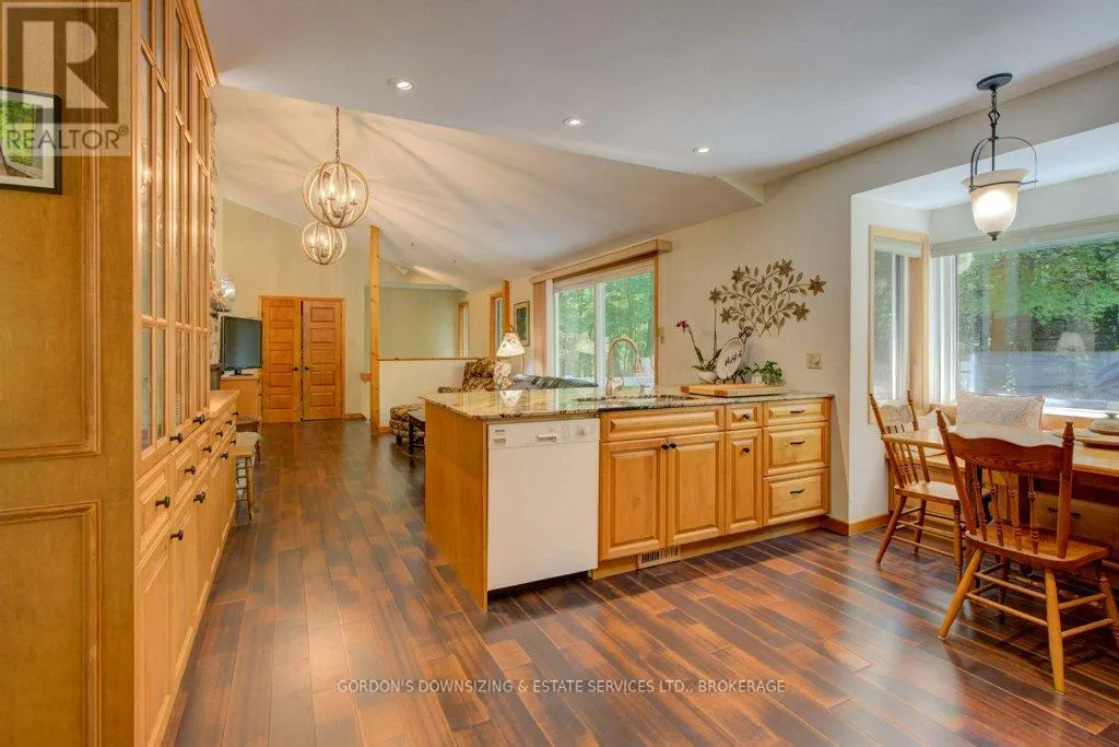 1600 GROUSEWOOD LANE