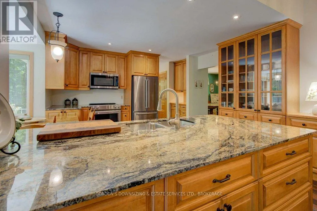 1600 GROUSEWOOD LANE