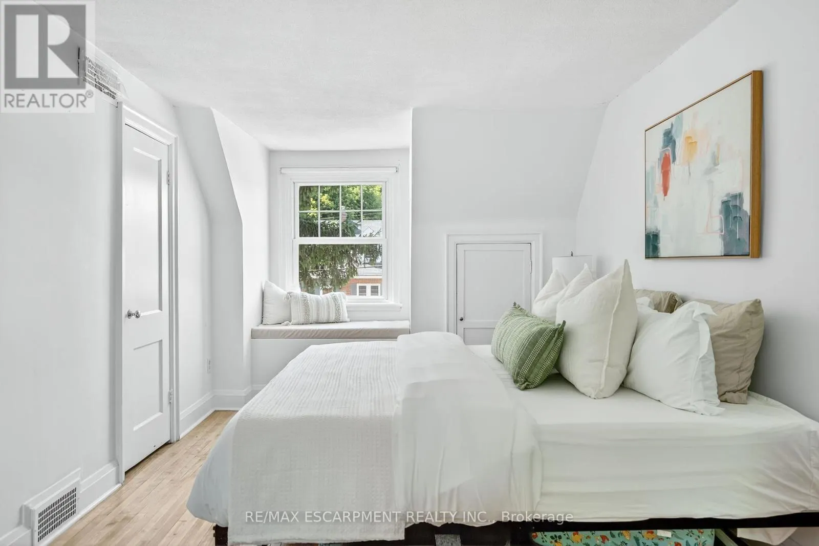 131 ROSEDALE AVENUE