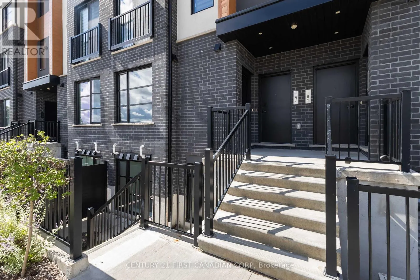 3900 SAVOY STREET