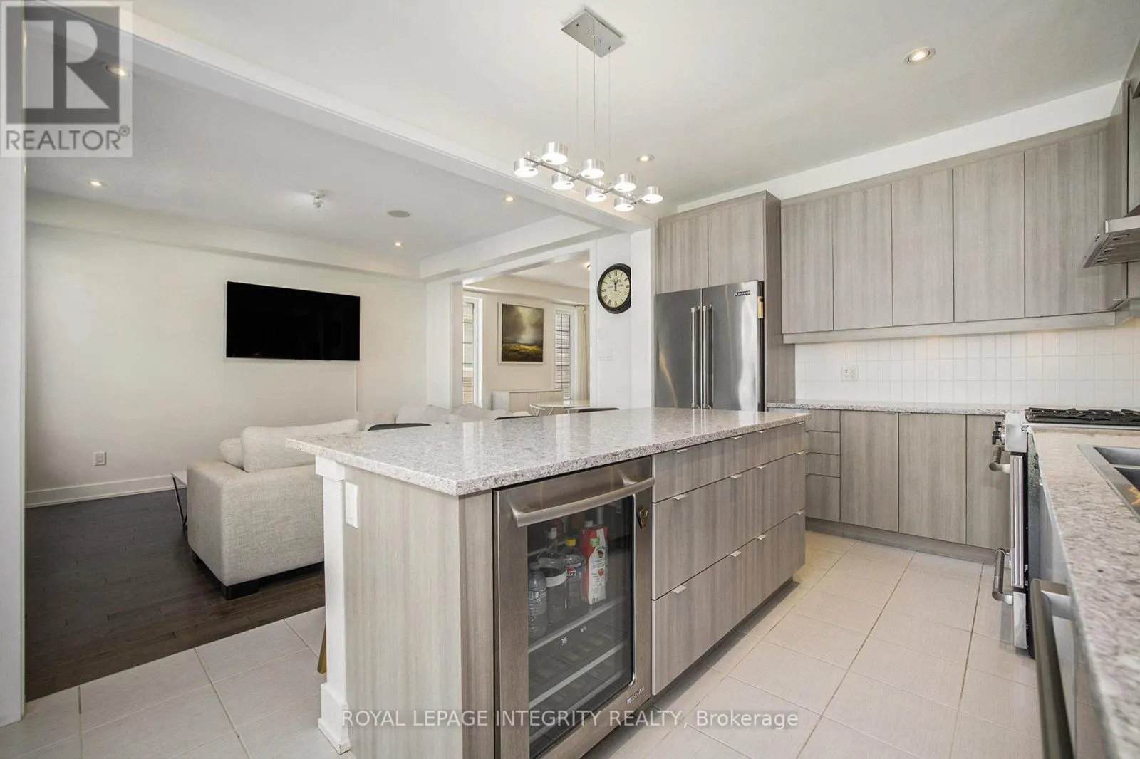 285 MEADOWBREEZE DRIVE