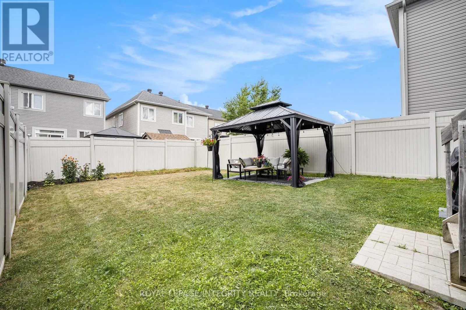 285 MEADOWBREEZE DRIVE