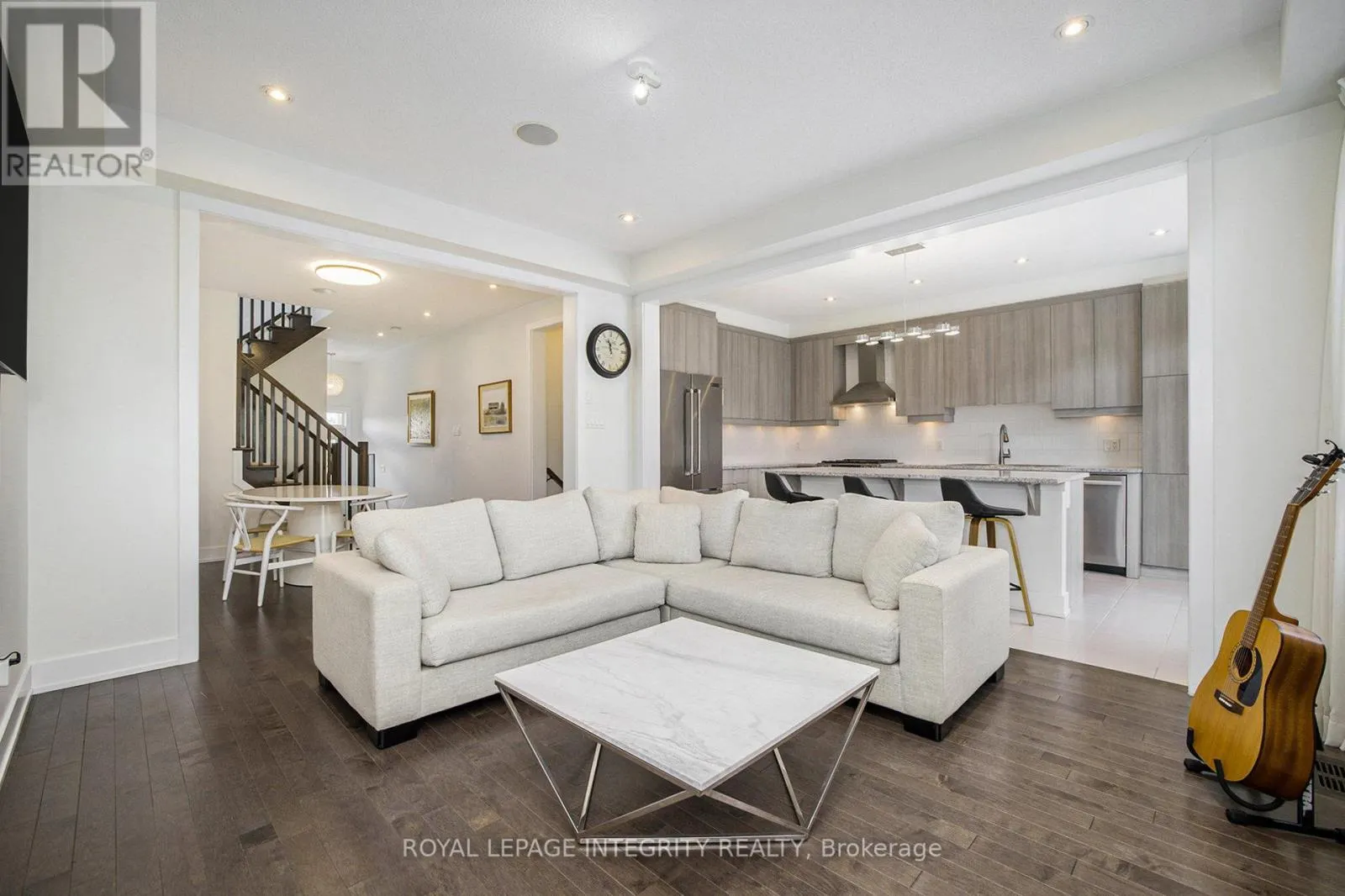 285 MEADOWBREEZE DRIVE