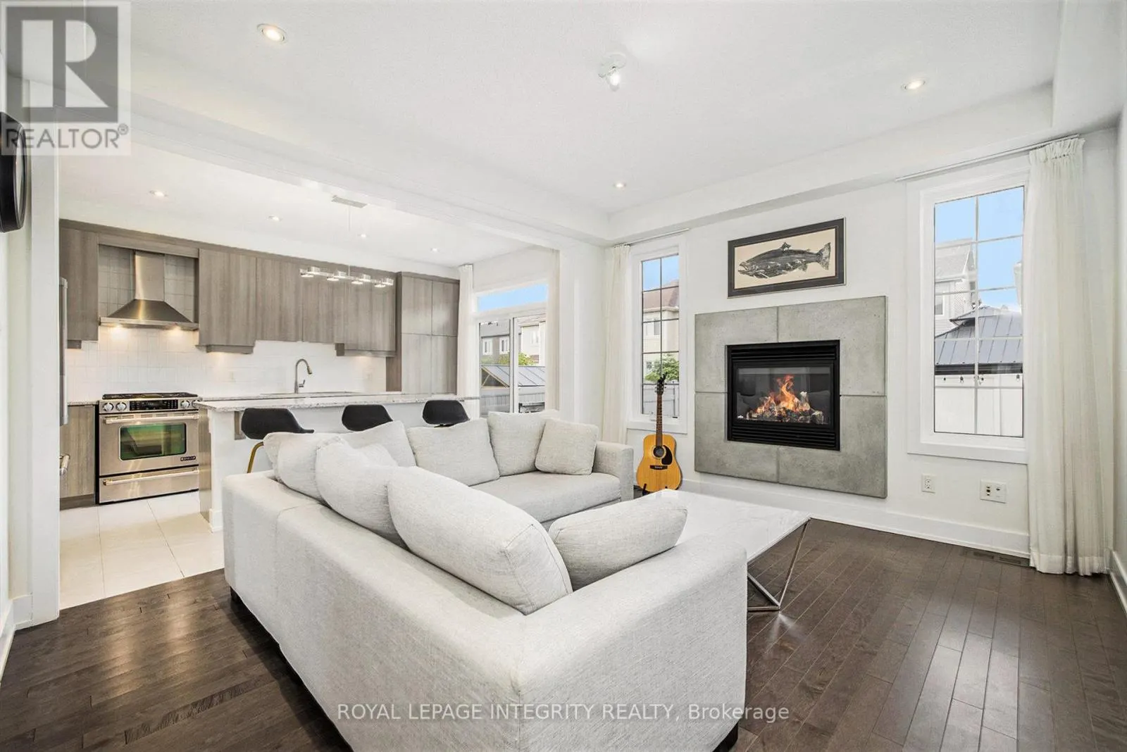 285 MEADOWBREEZE DRIVE