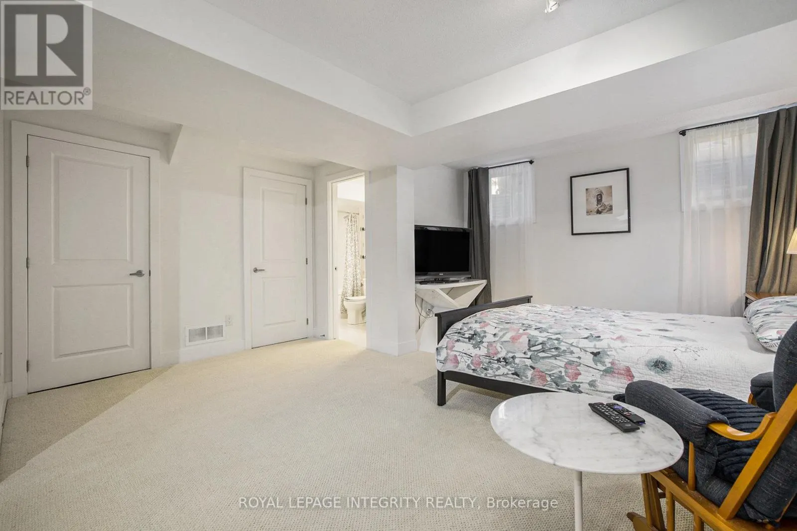 285 MEADOWBREEZE DRIVE