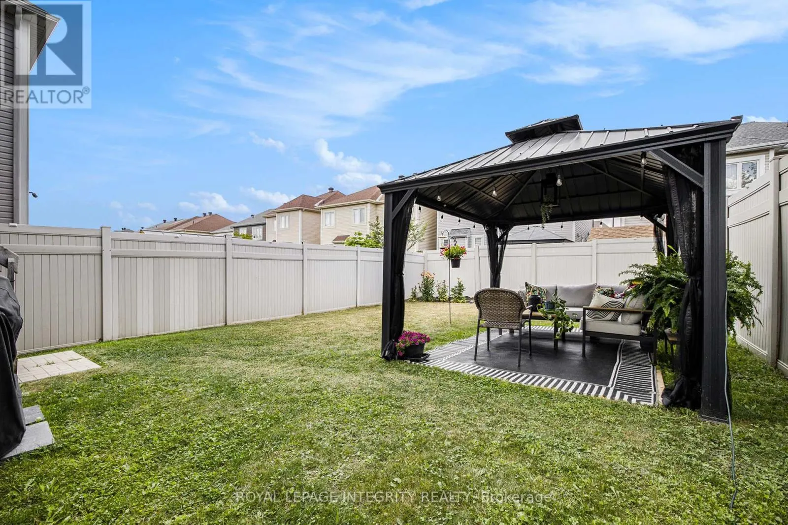 285 MEADOWBREEZE DRIVE