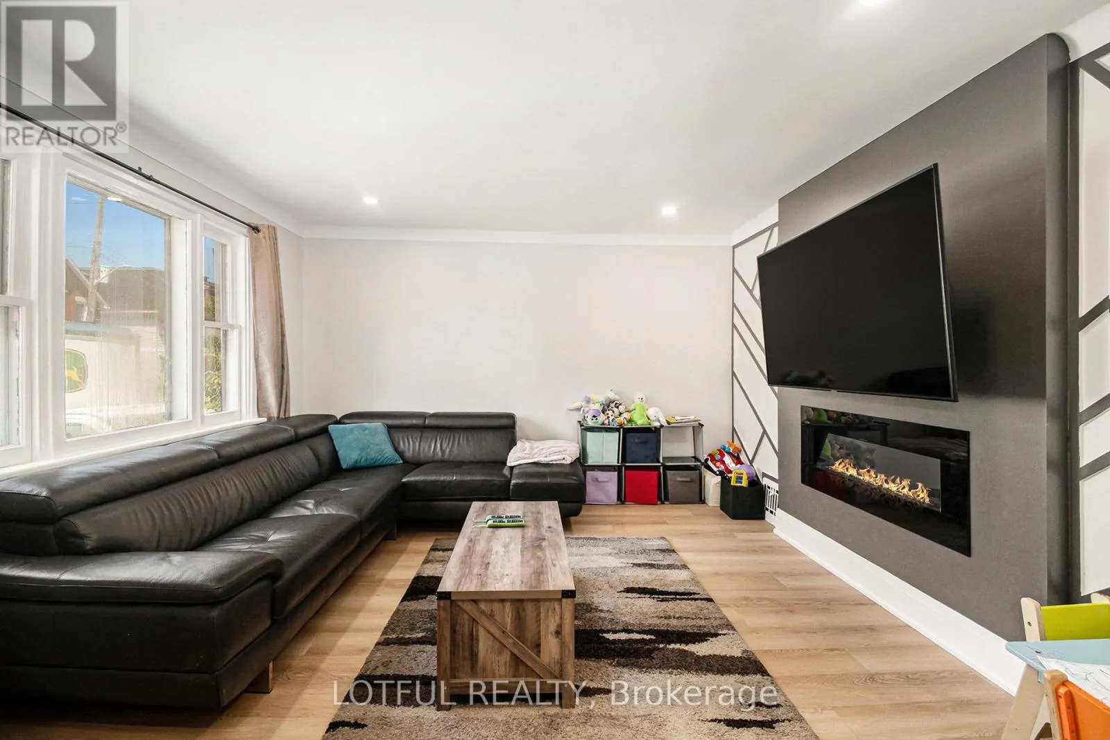 13 PINEHURST AVENUE