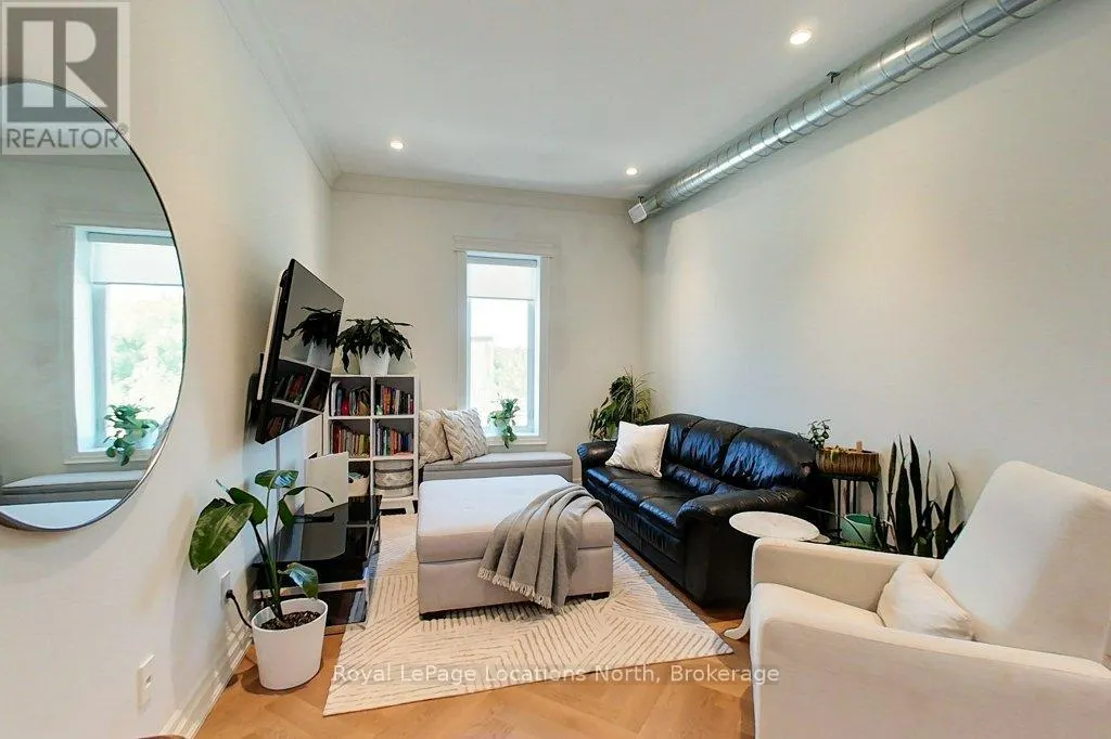 8 SYKES STREET N