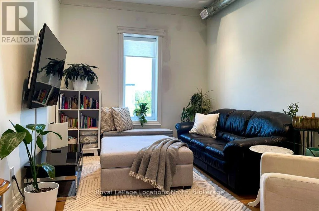 8 SYKES STREET N