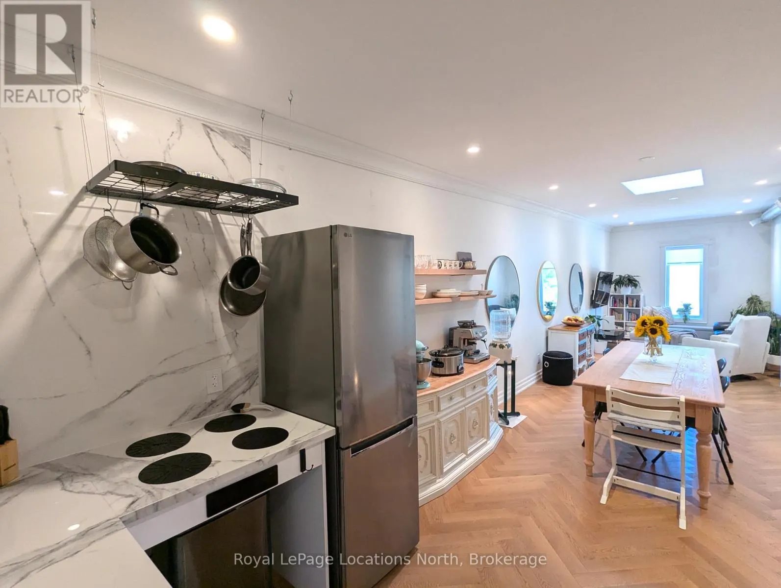 8 SYKES STREET N