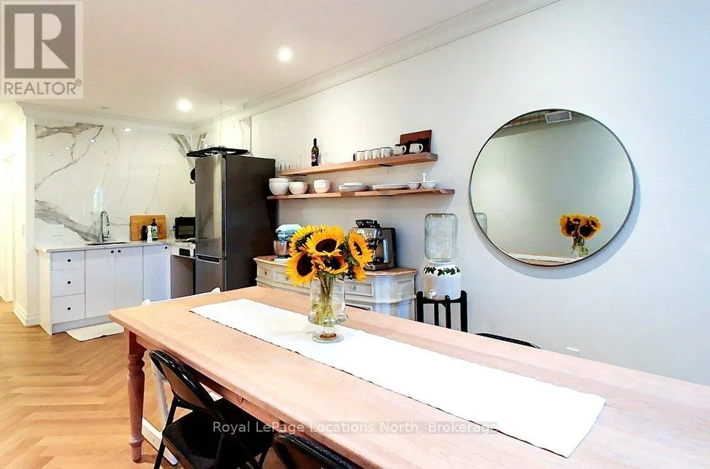 8 SYKES STREET N