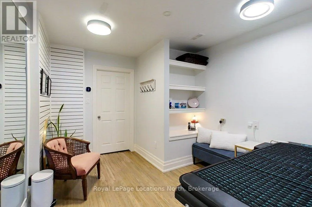 8 SYKES STREET N