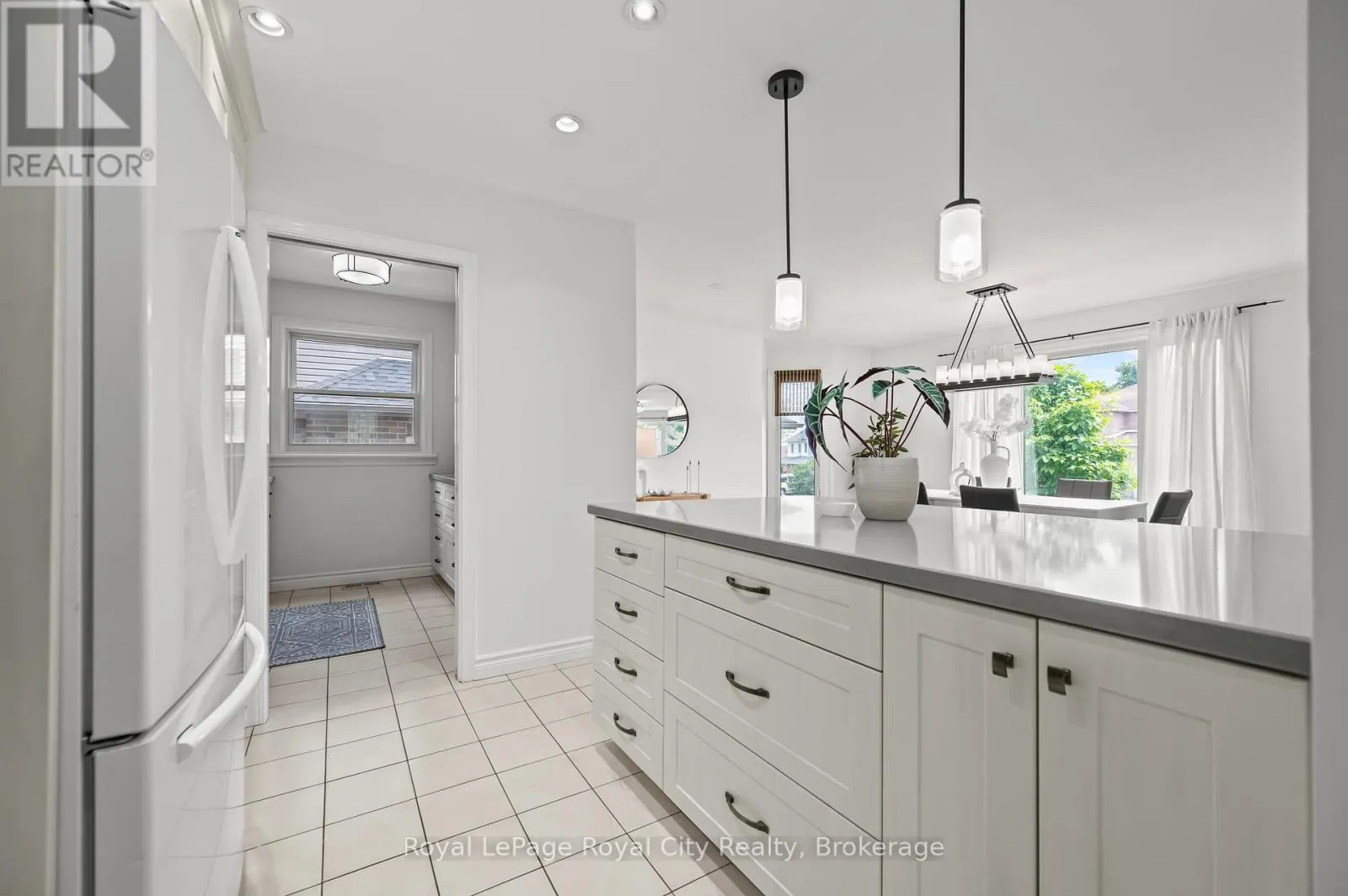 306 IMPERIAL ROAD S
