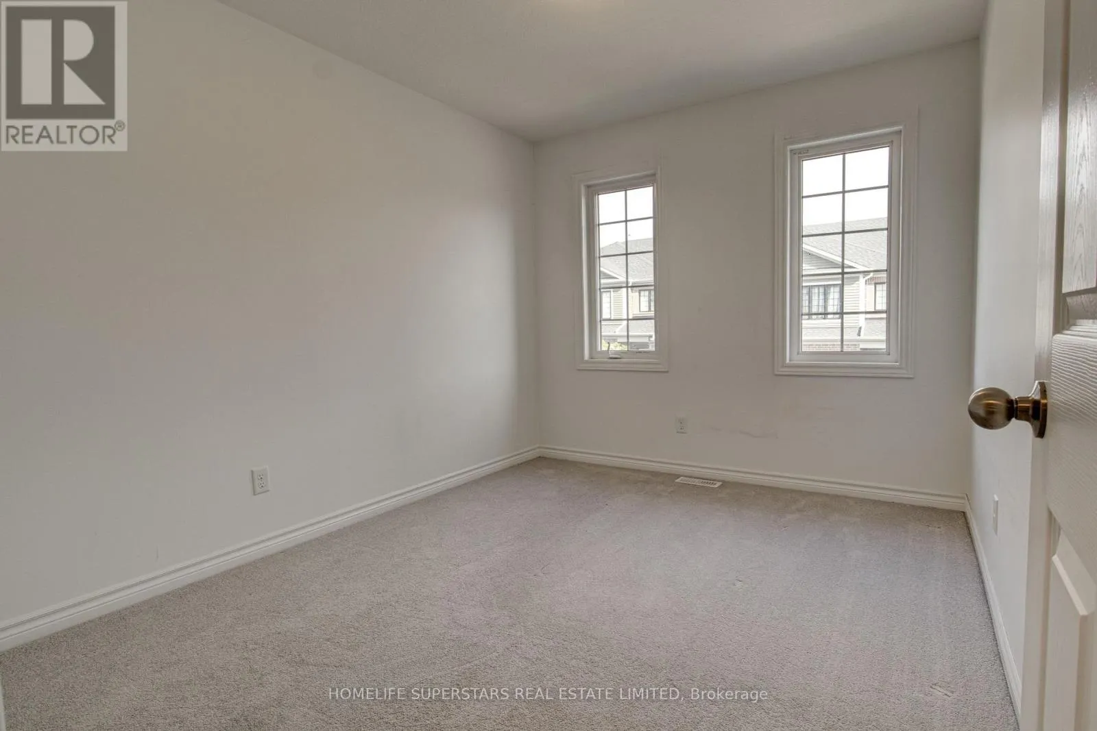 33 WOODEDGE CIRCLE