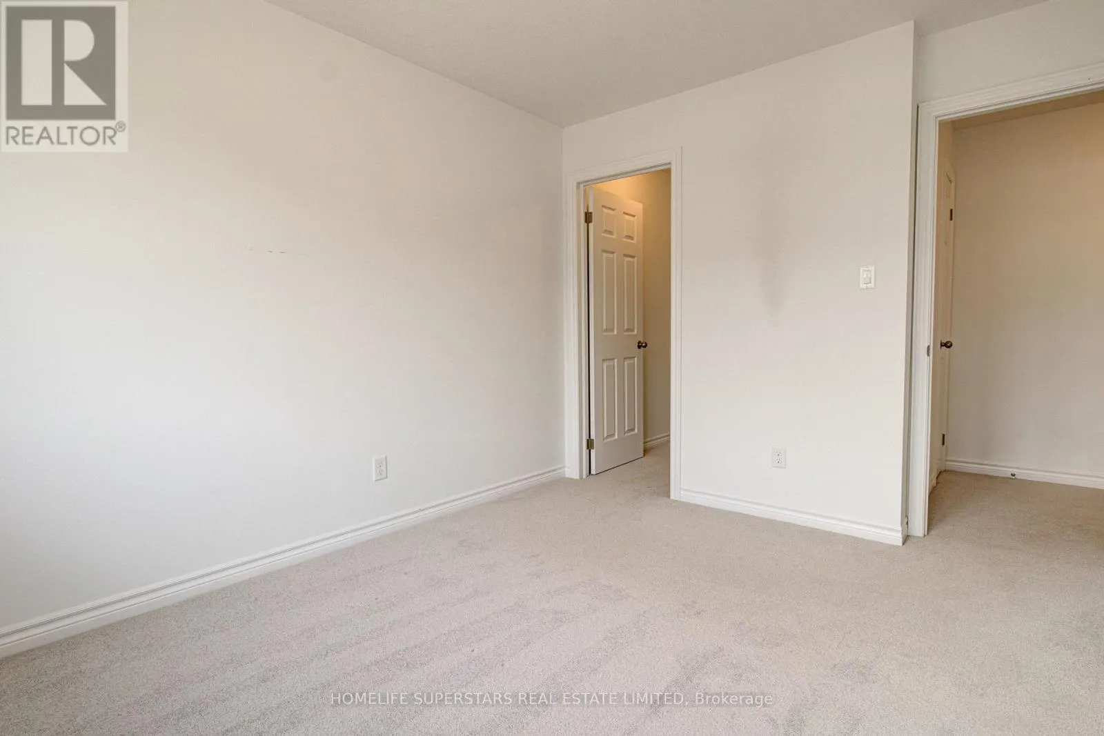 33 WOODEDGE CIRCLE