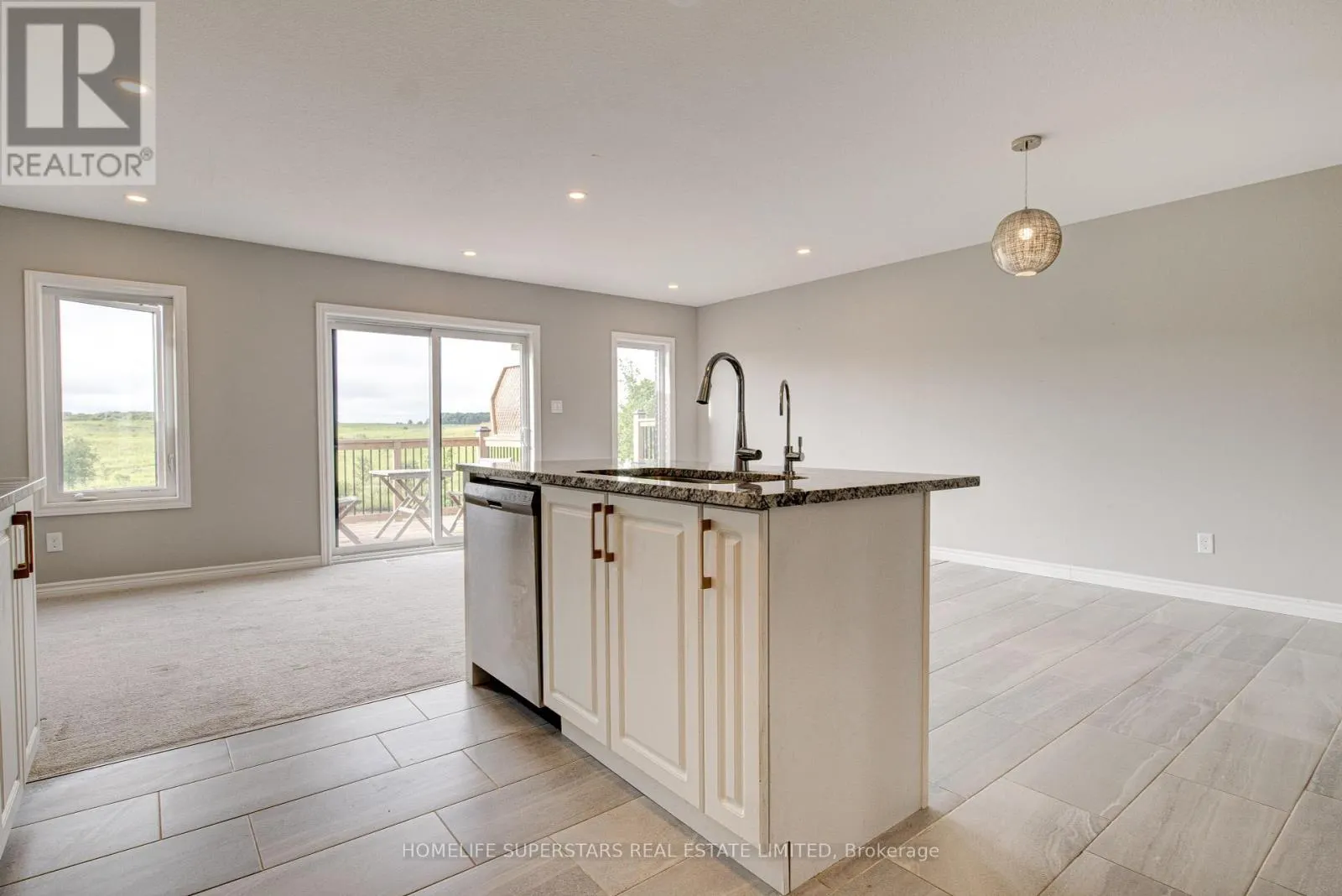 33 WOODEDGE CIRCLE