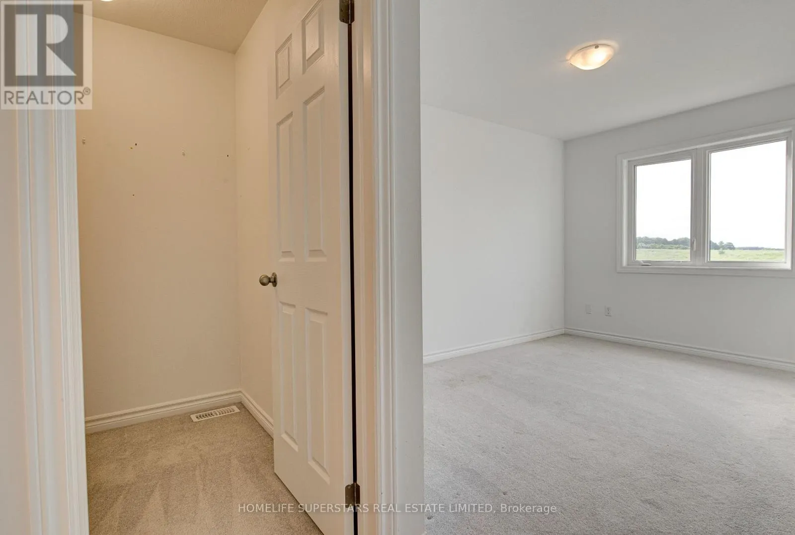 33 WOODEDGE CIRCLE