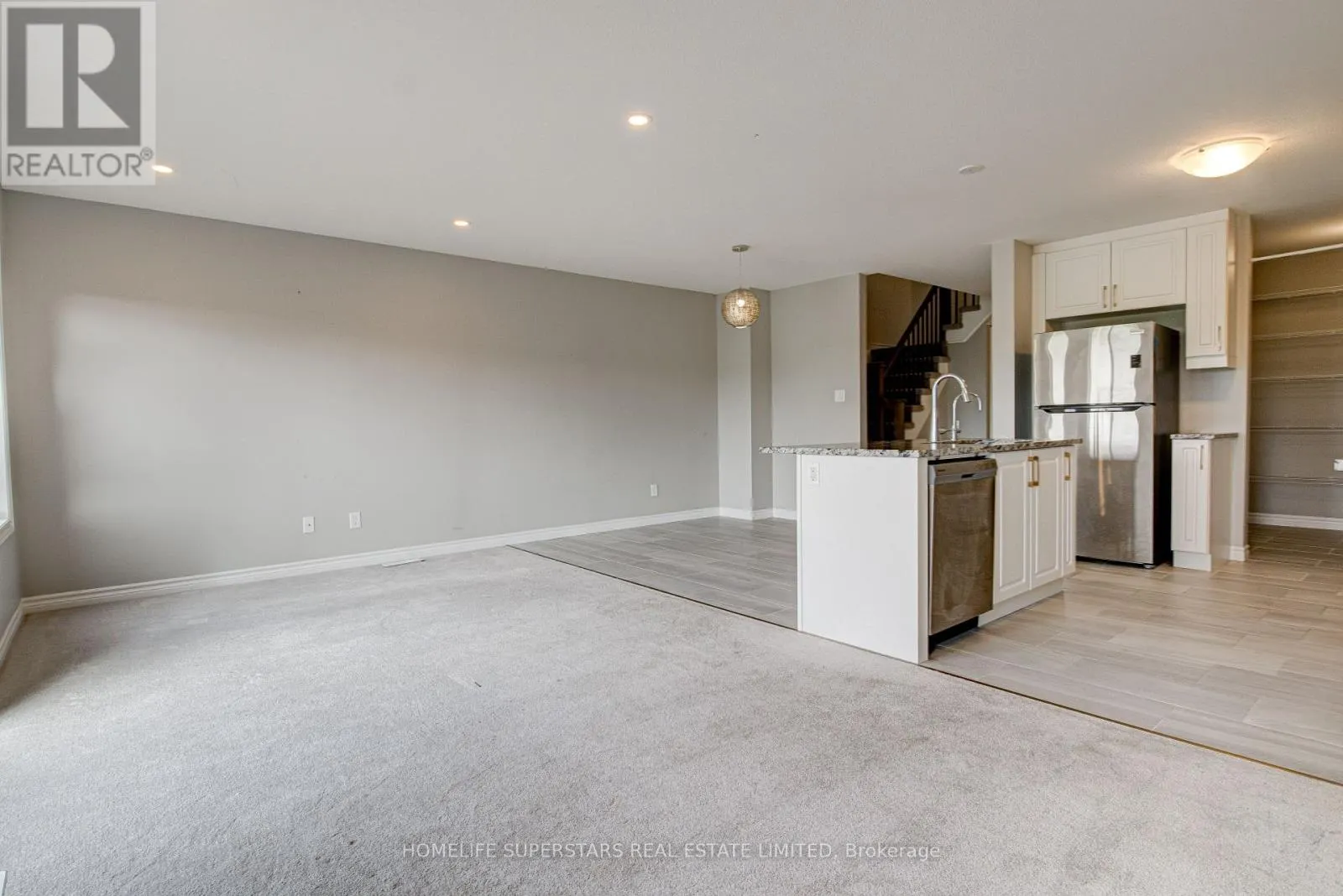 33 WOODEDGE CIRCLE