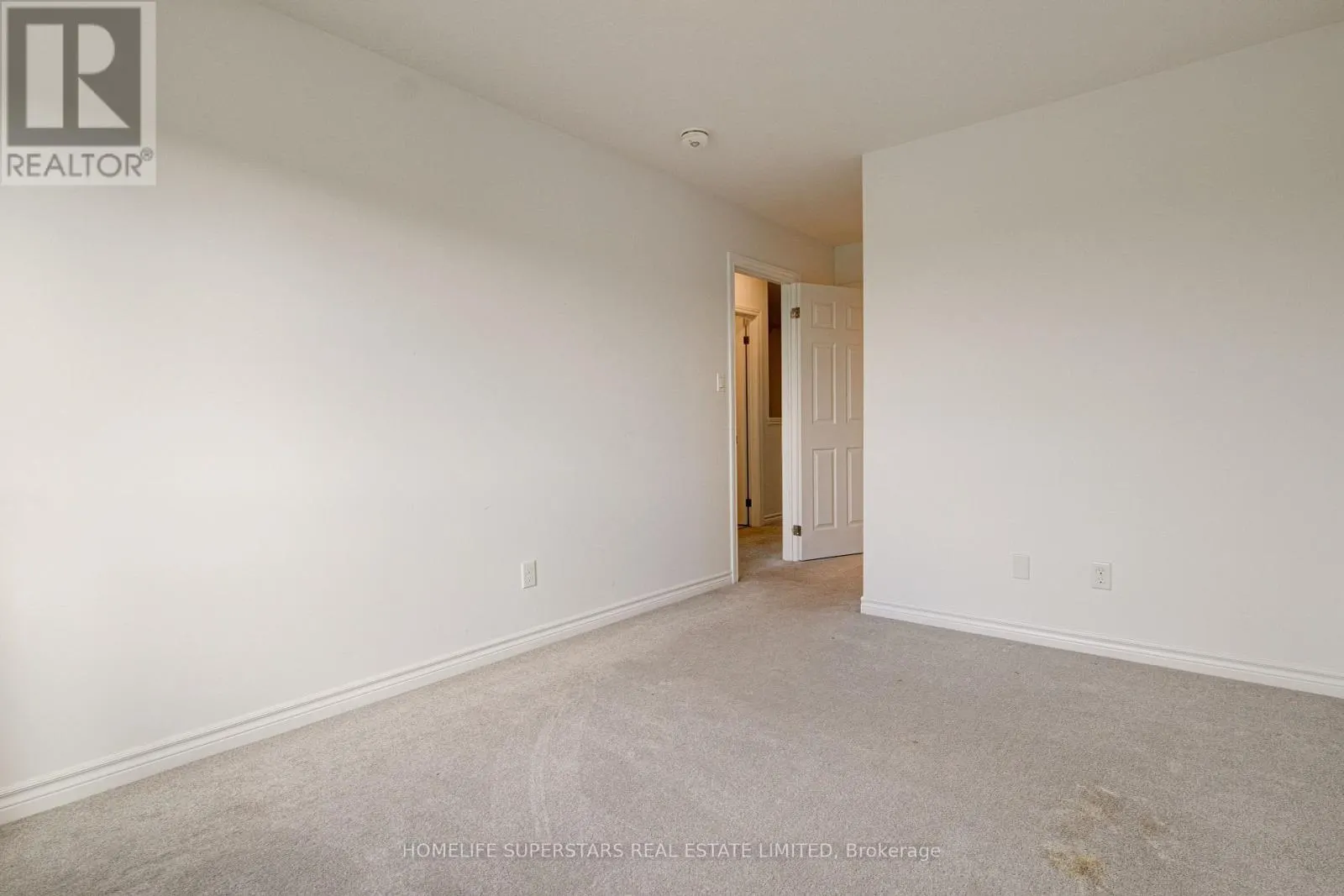 33 WOODEDGE CIRCLE