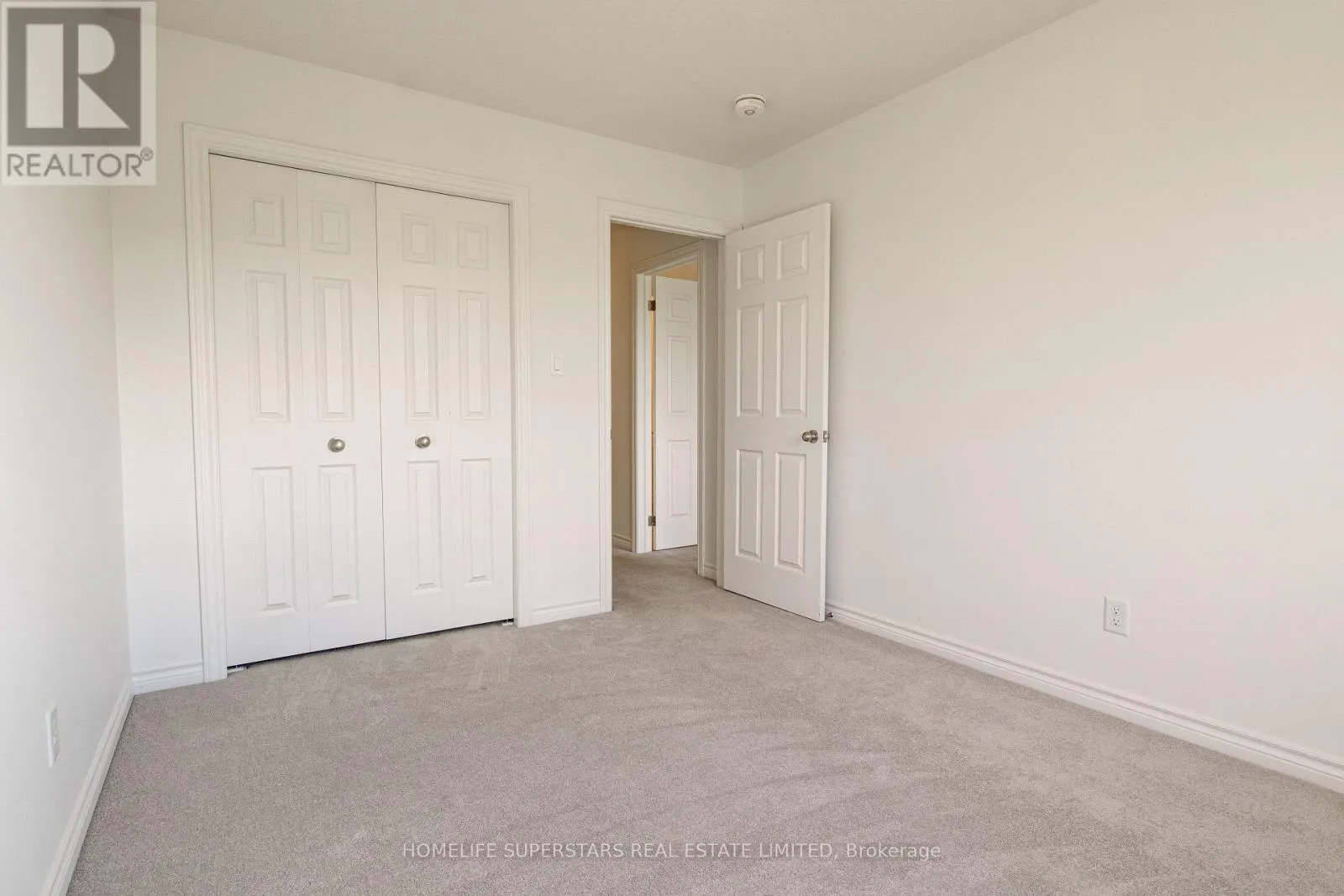 33 WOODEDGE CIRCLE