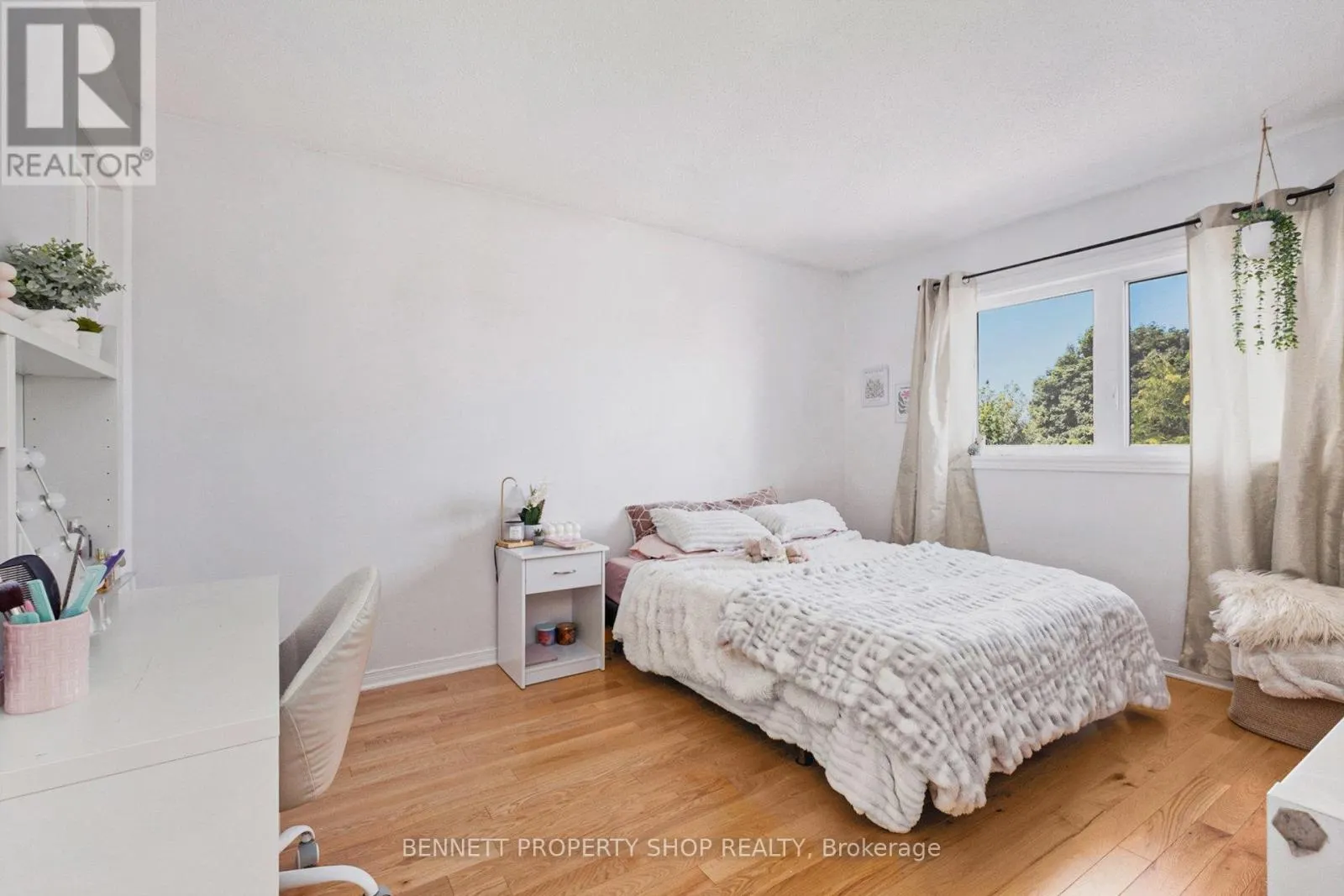 778 MONTCREST DRIVE