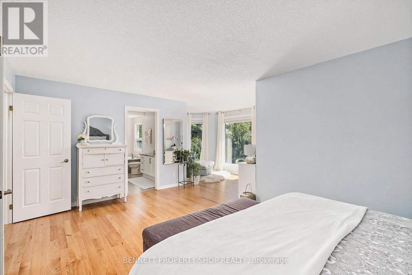 778 MONTCREST DRIVE