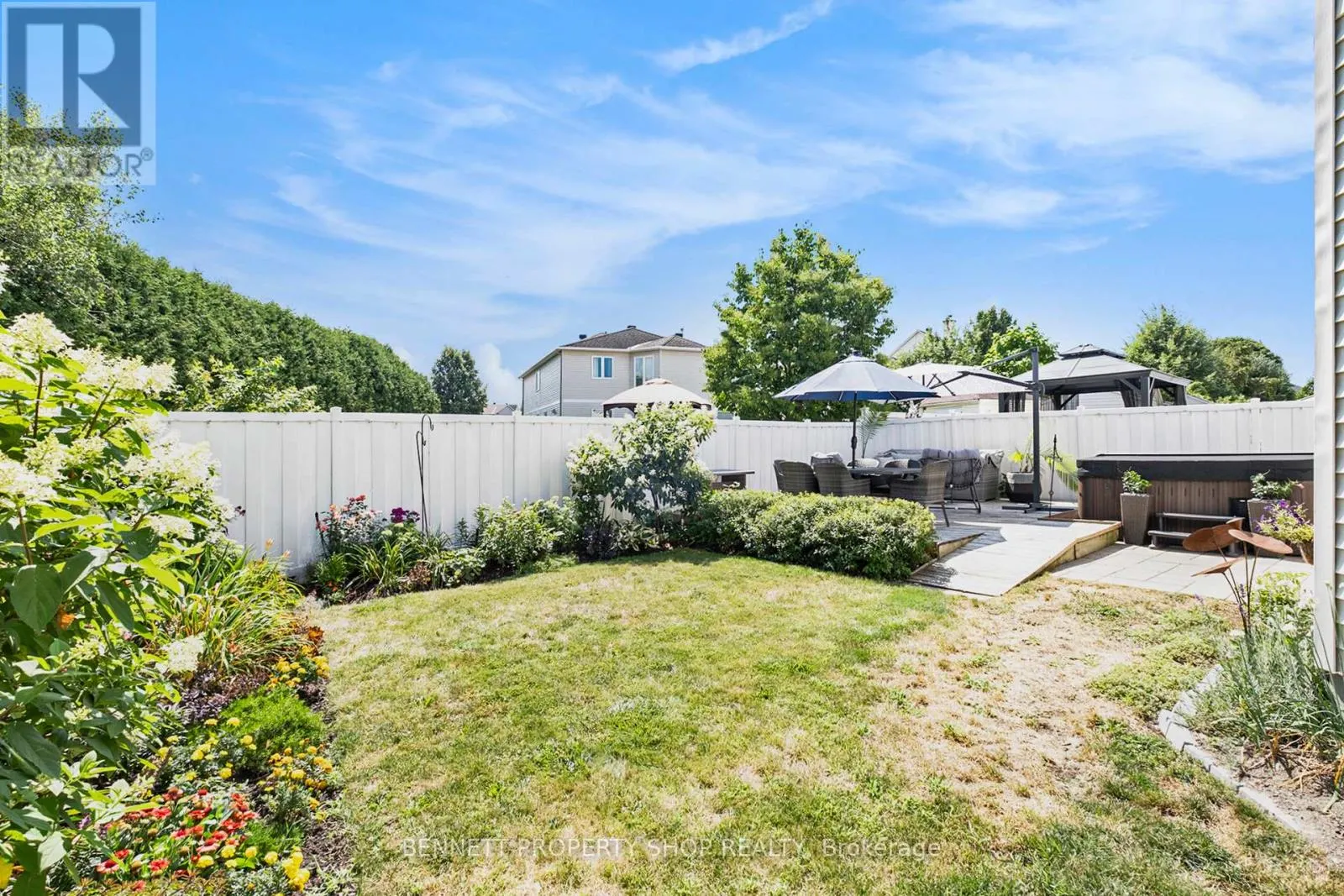 778 MONTCREST DRIVE