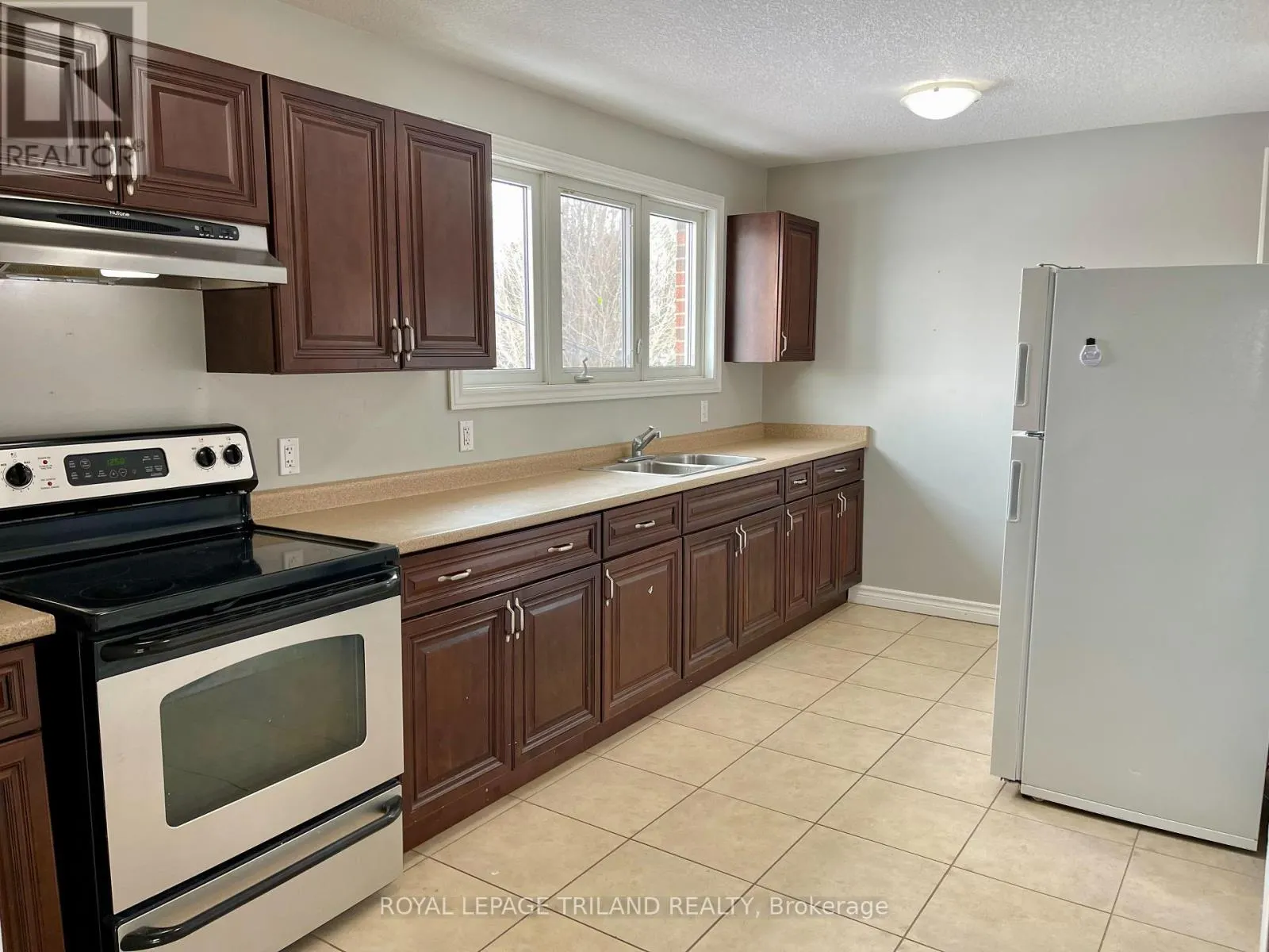 UPPER - 1771 WAVELL STREET, #UPPER