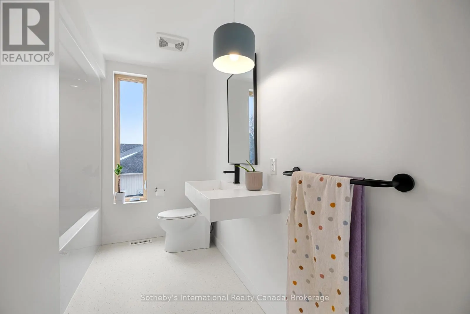 24 WILLIAM STREET W