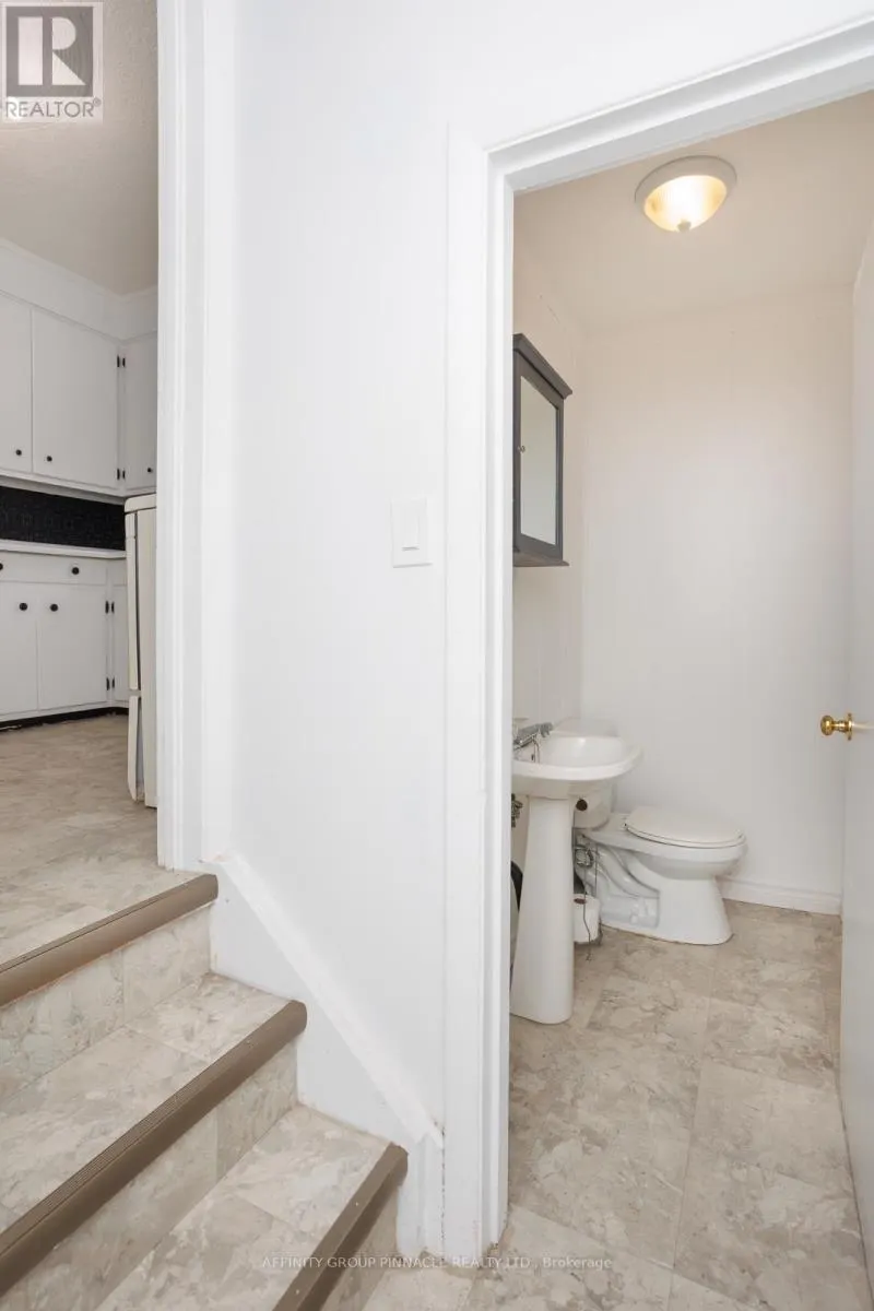22 SUNSET COURT