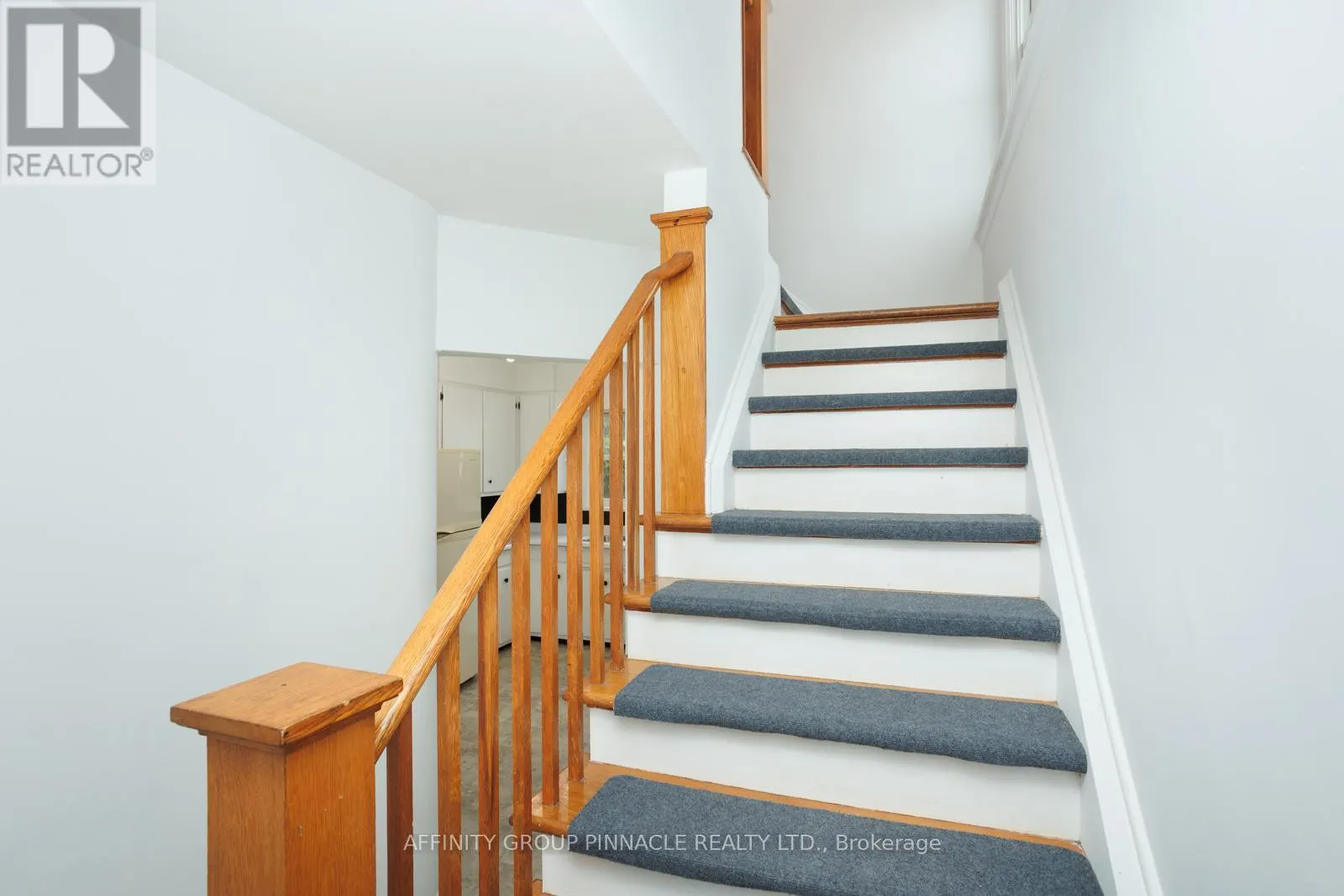 22 SUNSET COURT