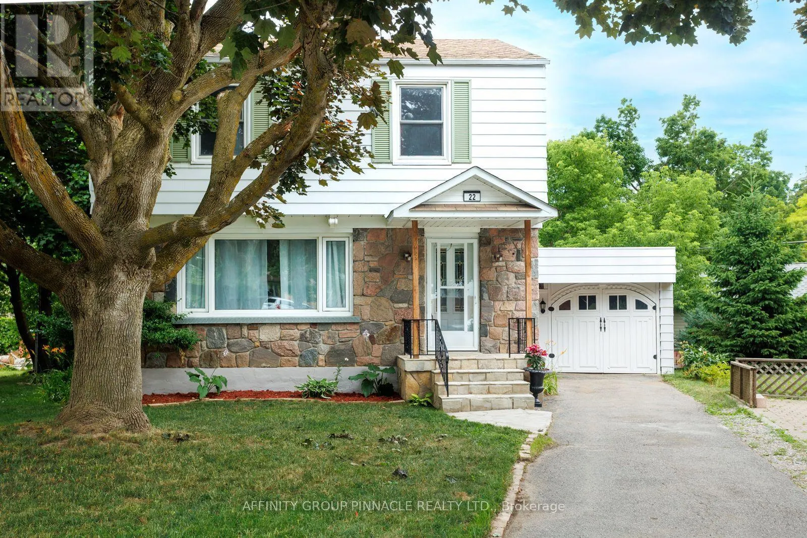 22 SUNSET COURT