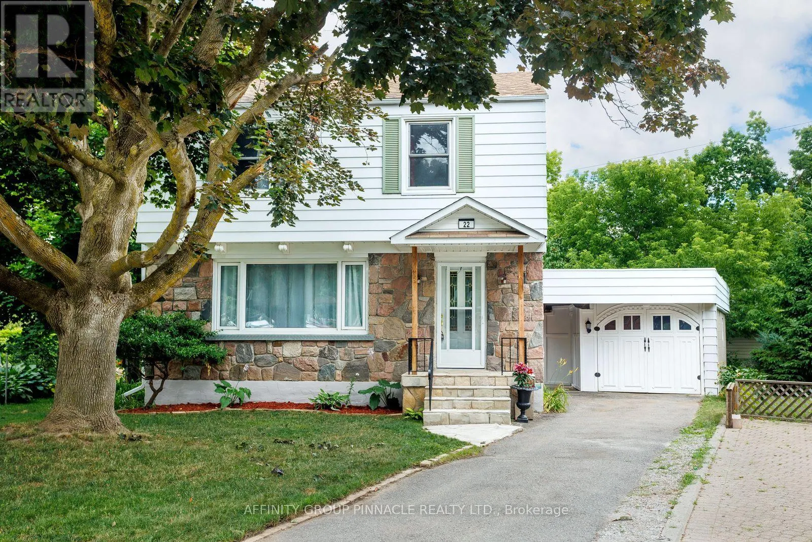 22 SUNSET COURT