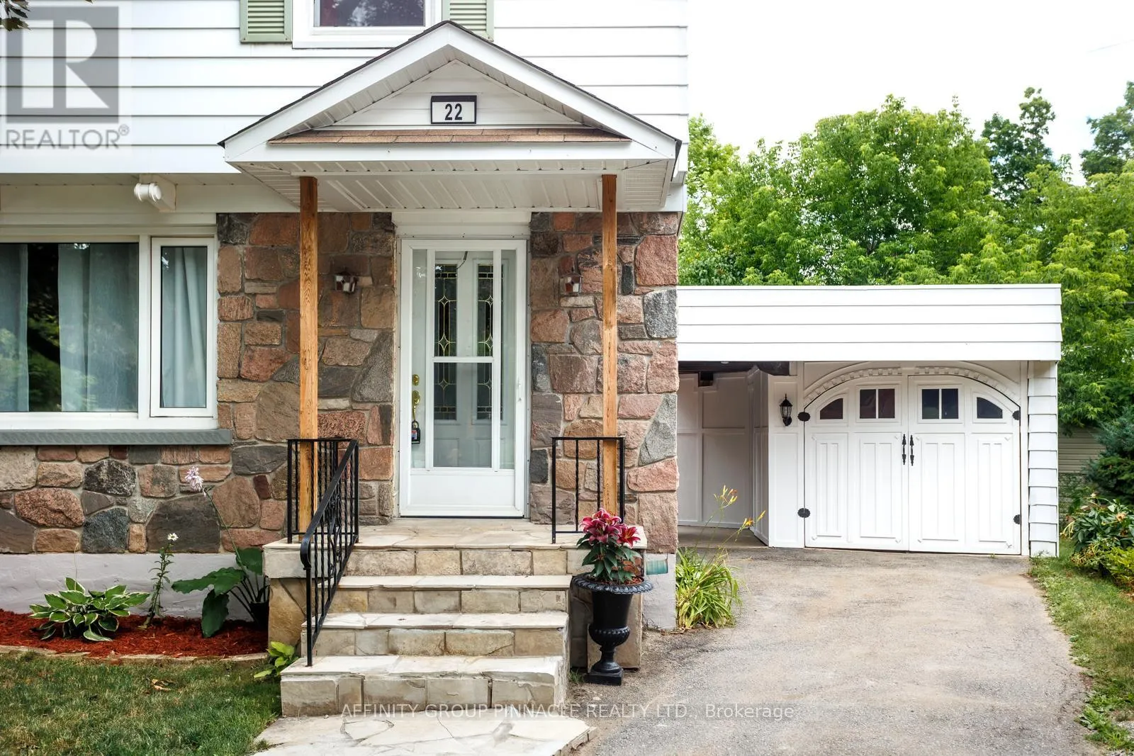 22 SUNSET COURT