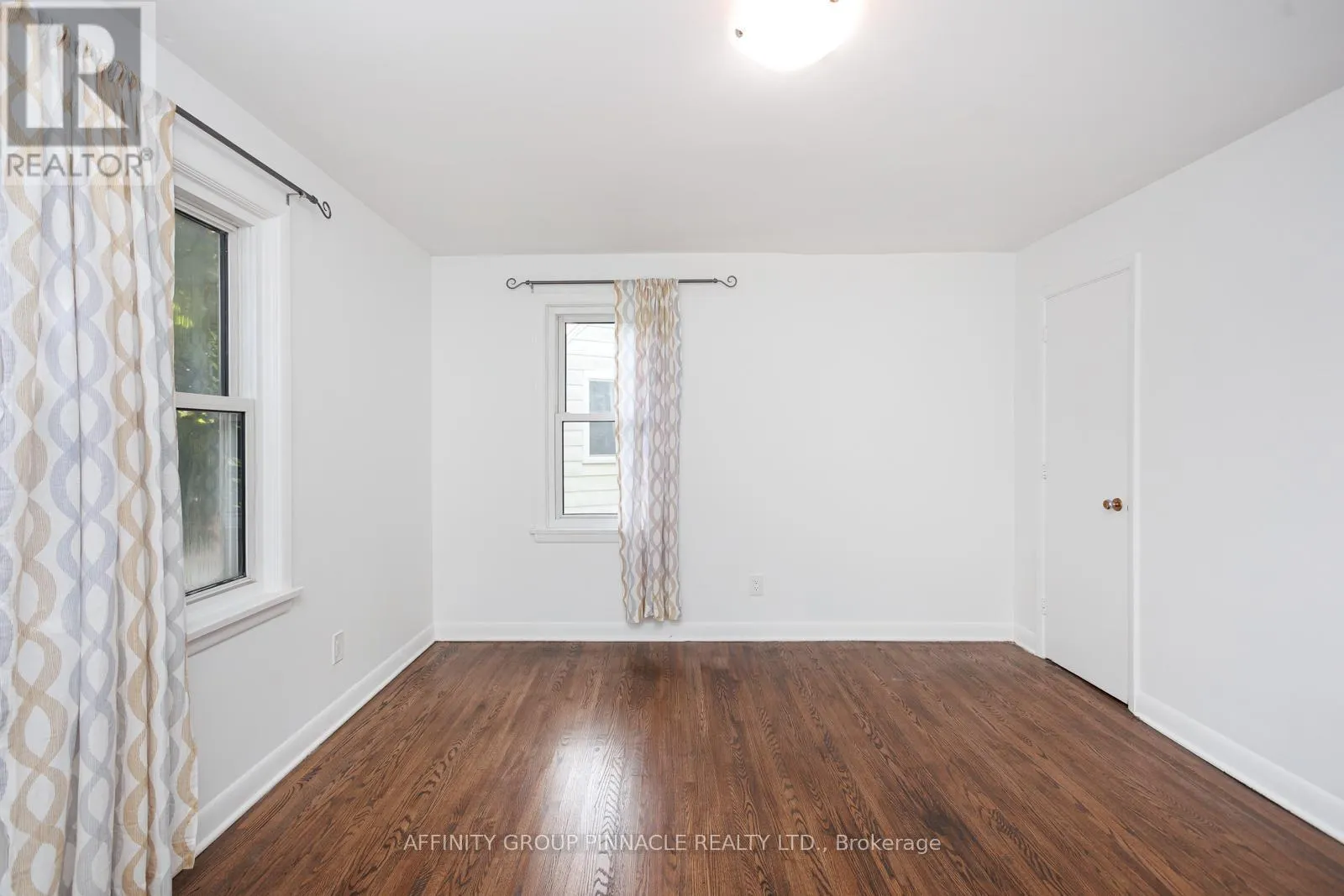 22 SUNSET COURT