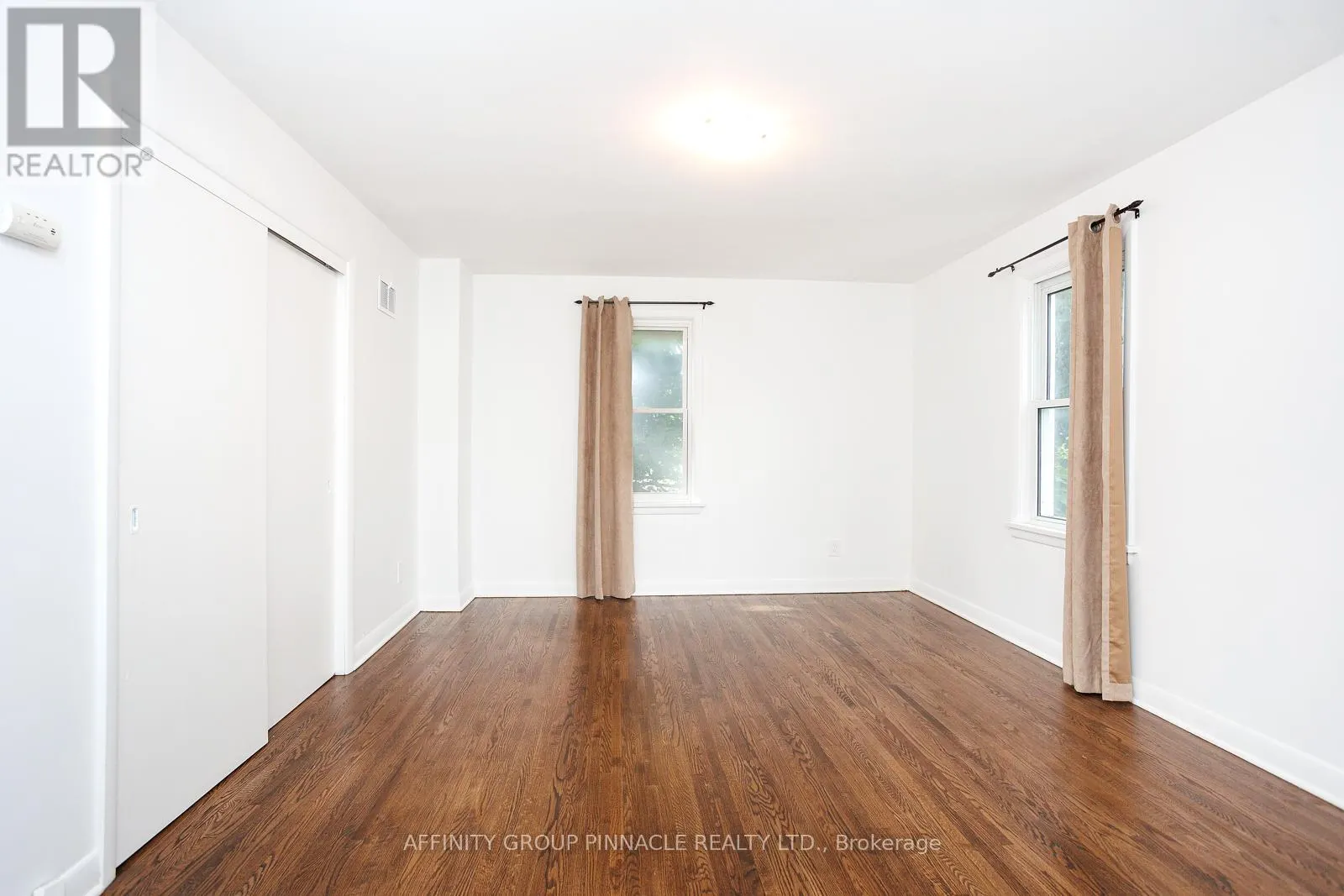 22 SUNSET COURT