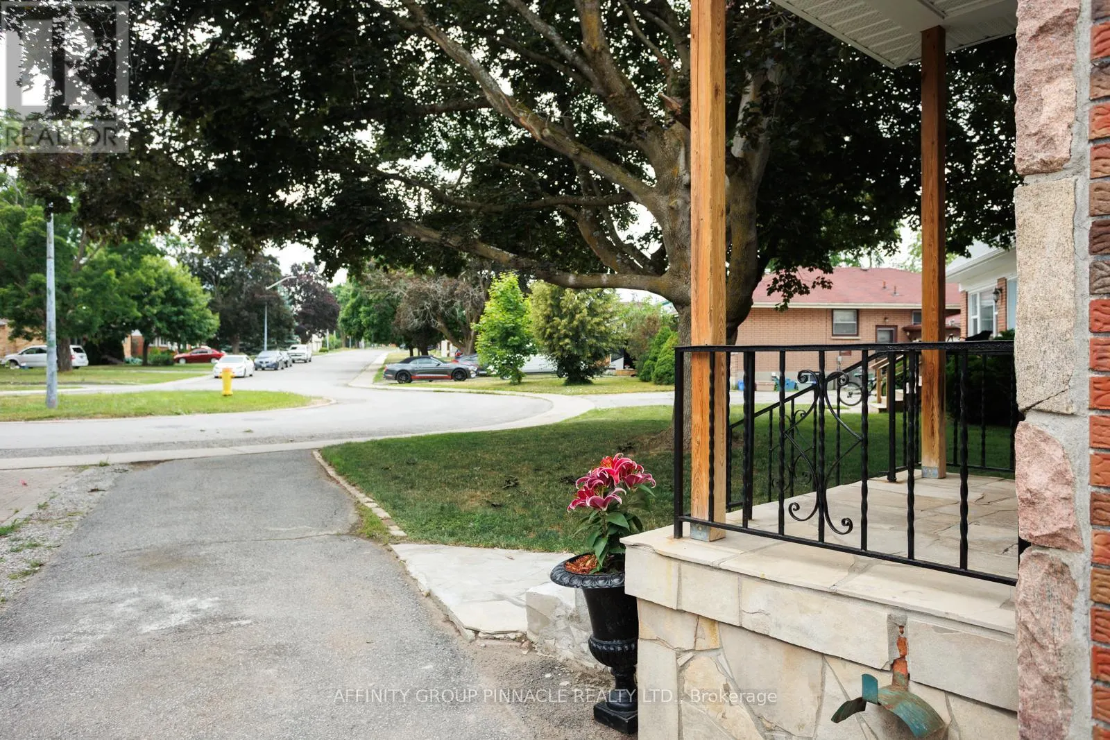 22 SUNSET COURT