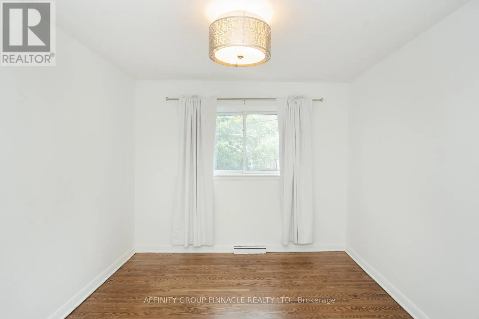 22 SUNSET COURT