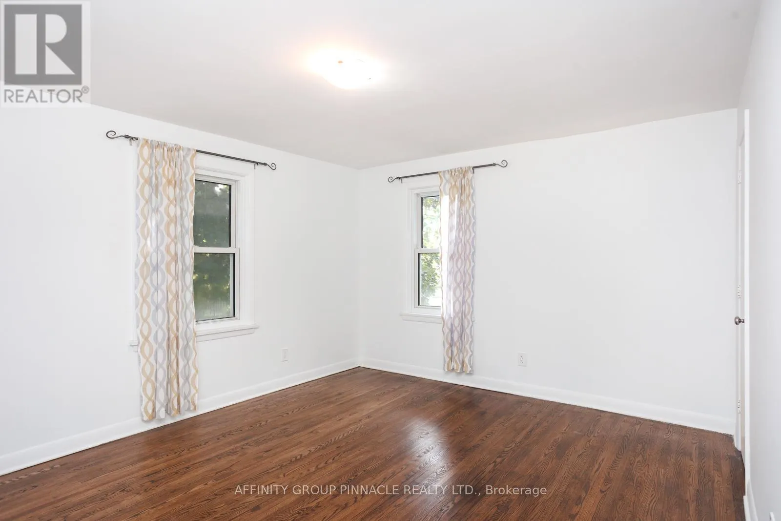 22 SUNSET COURT