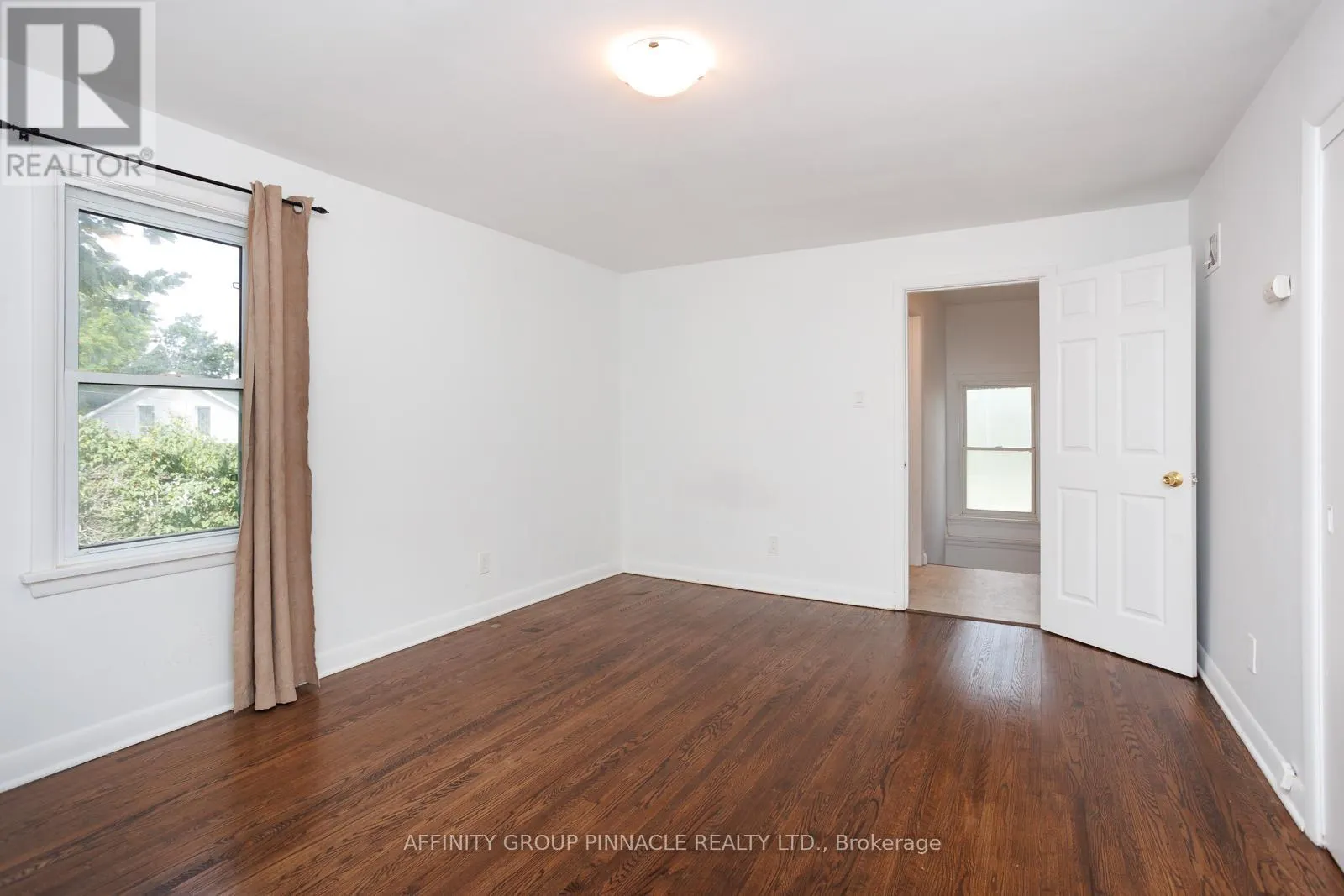 22 SUNSET COURT