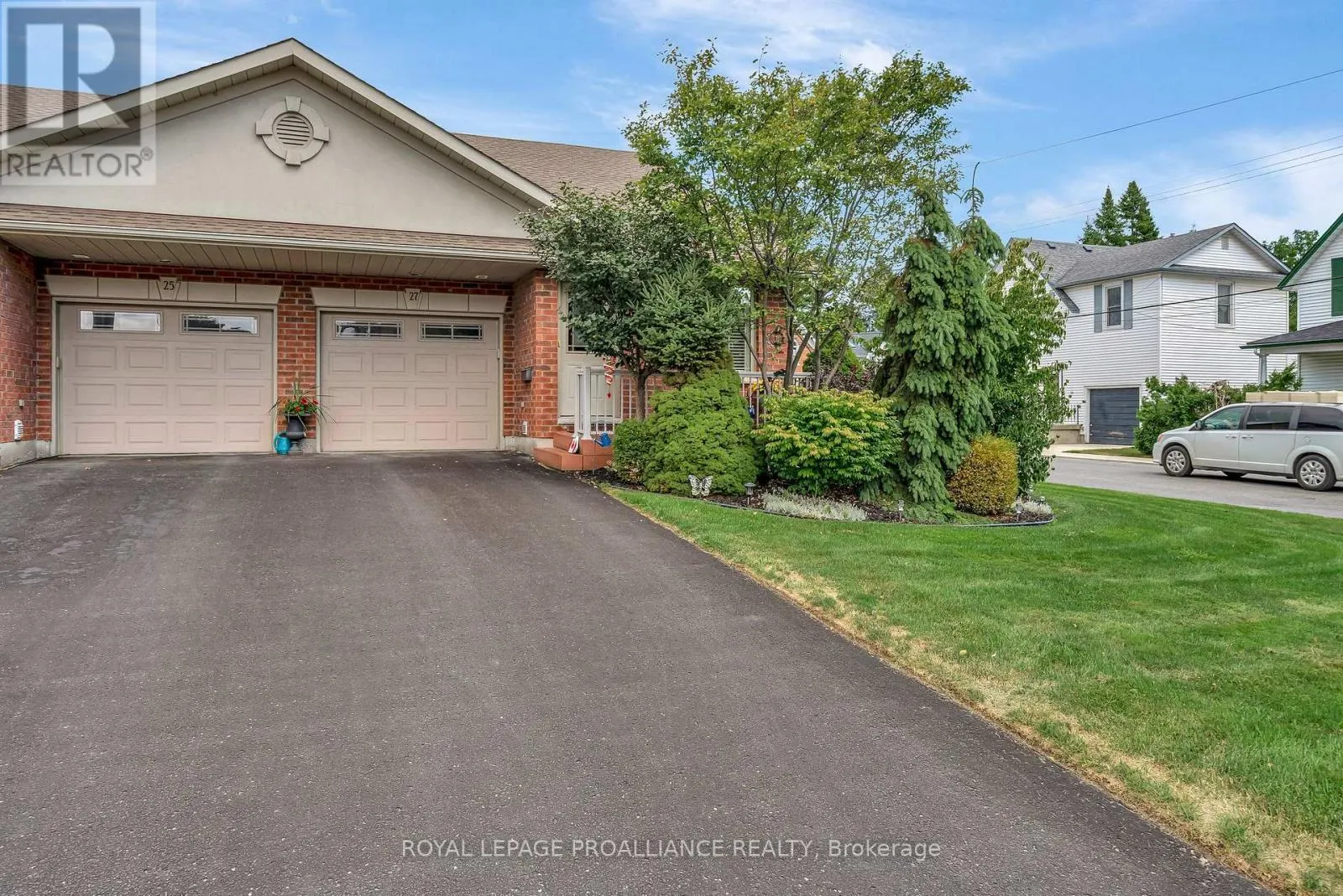 27 DIVISION STREET N